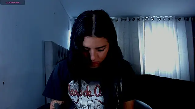Snapshot of aliice_walker_ chatting on 04.27.26 aliice walker online show from 04.27.26