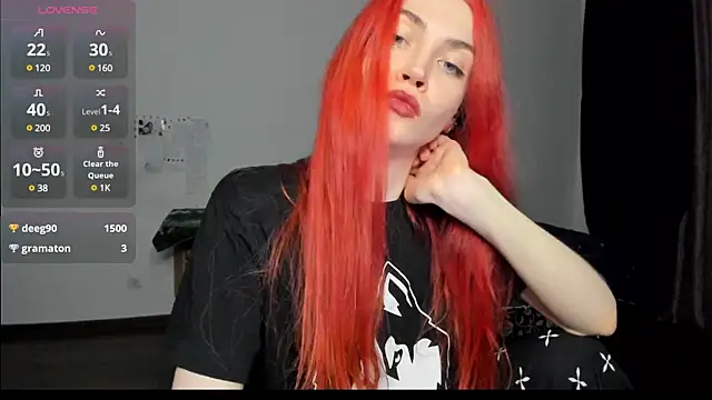 Snapshot of KitsuneRem chatting on 01.11.25 KitsuneRem online show from 01.11.25