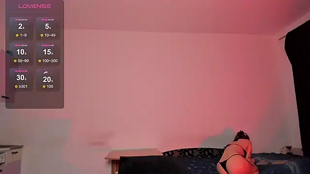 Snapshot of KitsuneRem chatting on 02.24.26 KitsuneRem online show from 02.24.26