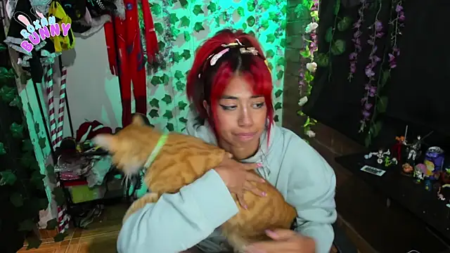 Roxanbunny1 online show from 02.23.25