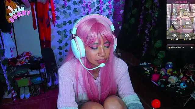 Roxanbunny1 online show from 03.18.25