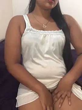 Snapshot of Rose_Olivia chatting on 12.20.24 Rose Olivia online show from 12.20.24