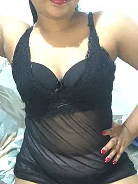 Snapshot of Rose_Olivia chatting on 02.02.25 Rose Olivia online show from 02.02.25