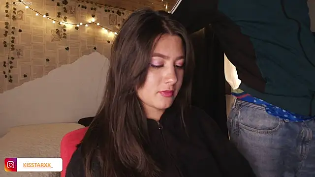 Snapshot of kisstarxxx chatting on 11.07.25 kisstarxxx online show from 11.07.25