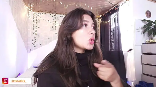 Snapshot of kisstarxxx chatting on 11.07.25 kisstarxxx online show from 11.07.25