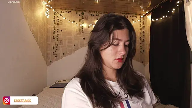 Snapshot of kisstarxxx chatting on 11.14.25 kisstarxxx online show from 11.14.25
