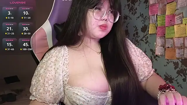 Snapshot of ANNELIESE_ chatting on 12.06.24 ANNELIESE online show from 12.06.24