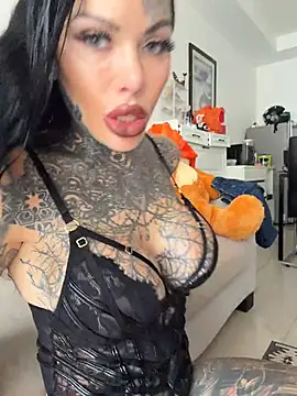 Snapshot of claudiacvc95 chatting on 06.21.26 claudiacvc95 online show from 06.21.26