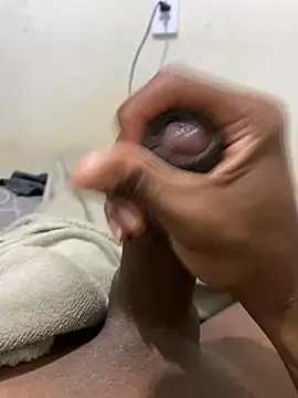 Snapshot of Ricardo063 chatting on 11.25.25 Ricardo063 online show from 11.25.25