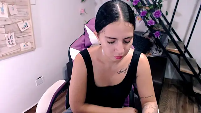 Snapshot of samantha_baby_ chatting on 04.14.26 samantha baby online show from 04.14.26