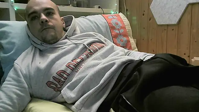 Snapshot of ItalianVinDiesel chatting on 11.02.25 ItalianVinDiesel online show from 11.02.25