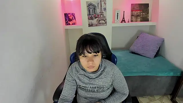 Snapshot of Charis_21 chatting on 09.18.25 Charis 21 online show from 09.18.25
