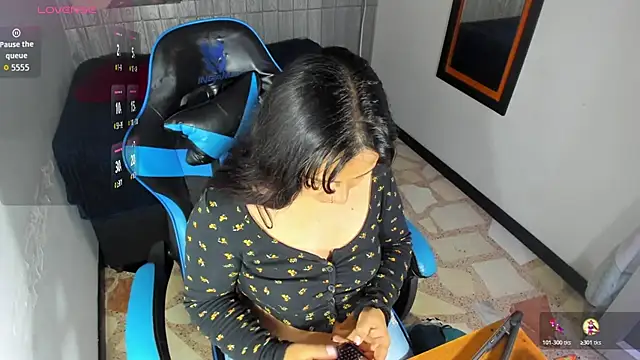 Charis 21 online show from 10.26.25