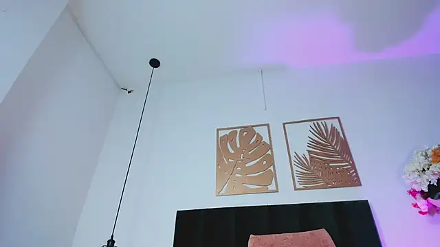 Snapshot of NoraDasilva chatting on 02.25.25 NoraDasilva online show from 02.25.25