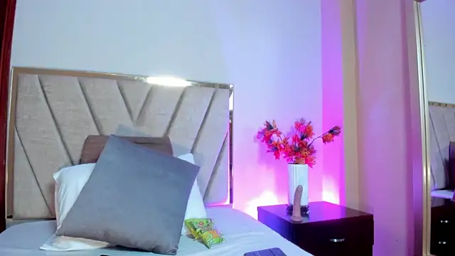 NoraDasilva online show from 04.15.26