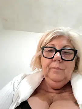 Merilulla online show from 10.21.25