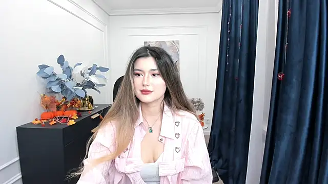 AnneTLi online show from 10.28.25