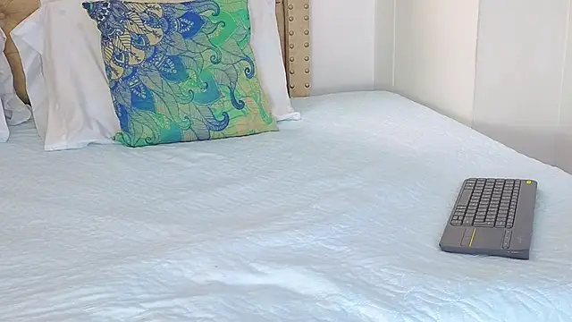 KeryHillson online show from 10.27.25