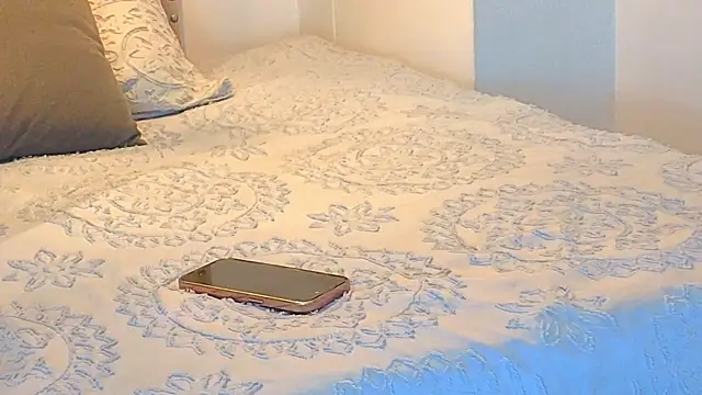 KeryHillson online show from 11.05.25