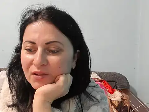 Lillian2 online show from 01.03.25