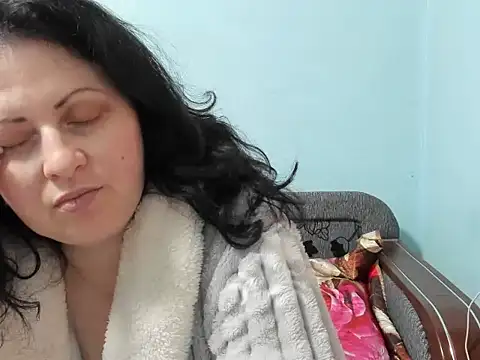 Lillian2 online show from 01.15.25