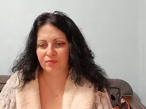 Lillian2 online show from 01.16.25