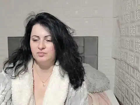 Lillian2 online show from 01.24.25