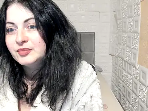 Lillian2 online show from 02.19.25