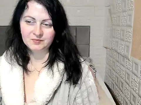 Lillian2 online show from 02.22.25