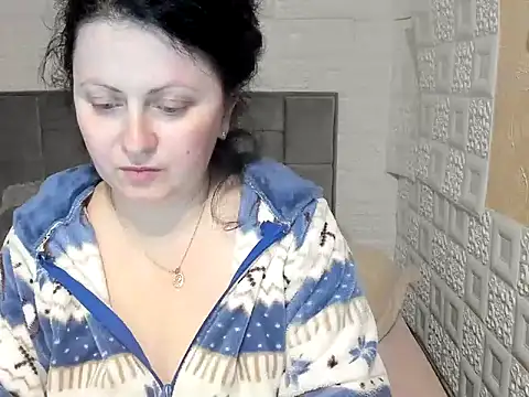 Lillian2 online show from 03.14.25