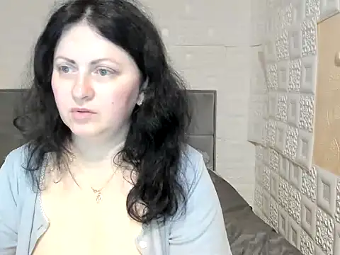 Lillian2 online show from 03.16.25