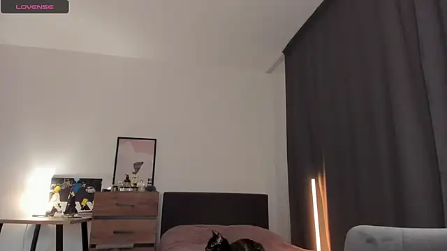 Snapshot of Alice_Dias chatting on 02.11.25 Alice Dias online show from 02.11.25