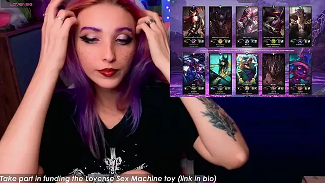 Snapshot of Violet_Noir chatting on 09.10.25 Violet Noir online show from 09.10.25