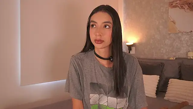 Snapshot of LillyThompson chatting on 06.20.26 LillyThompson online show from 06.20.26