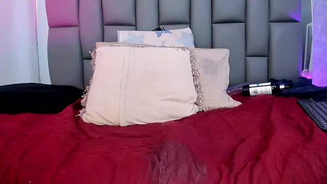 Snapshot of _MiaBrown_ chatting on 02.25.25 MiaBrown online show from 02.25.25