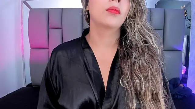 Snapshot of _MiaBrown_ chatting on 03.21.25 MiaBrown online show from 03.21.25