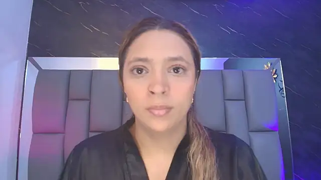 Snapshot of _MiaBrown_ chatting on 10.14.25 MiaBrown online show from 10.14.25