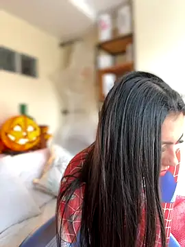 Nicollemays online show from 10.11.25