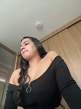 Nicollemays online show from 02.26.26