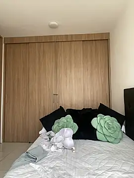 Nicollemays online show from 04.16.26