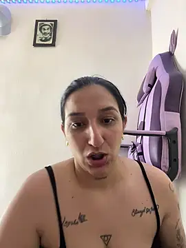 Snapshot of liz_dirty chatting on 06.19.26 liz dirty online show from 06.19.26