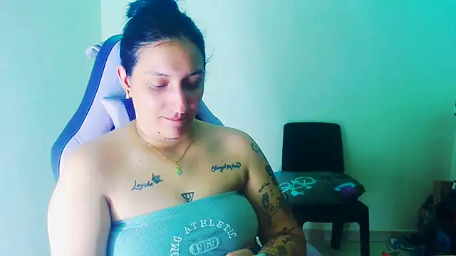 Snapshot of liz_dirty chatting on 07.12.26 liz dirty online show from 07.12.26