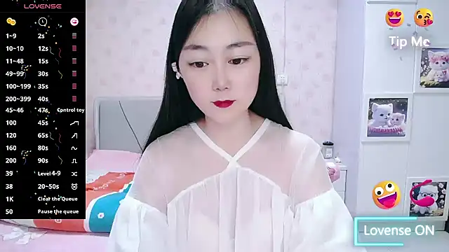 Snapshot of Elvira_baby chatting on 03.05.26 Elvira baby online show from 03.05.26