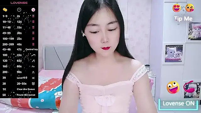 Snapshot of Elvira_baby chatting on 04.08.26 Elvira baby online show from 04.08.26