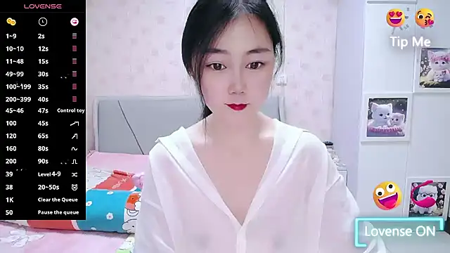 Snapshot of Elvira_baby chatting on 04.14.26 Elvira baby online show from 04.14.26