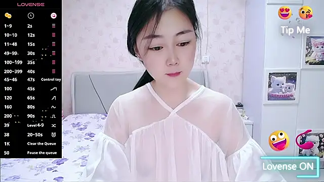 Snapshot of Elvira_baby chatting on 05.19.26 Elvira baby online show from 05.19.26