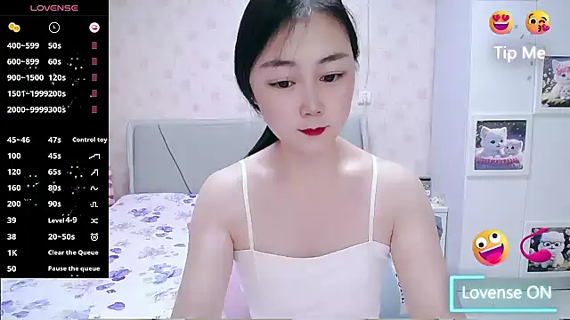 Snapshot of Elvira_baby chatting on 06.08.26 Elvira baby online show from 06.08.26