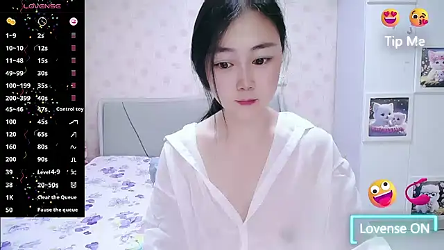 Snapshot of Elvira_baby chatting on 06.22.26 Elvira baby online show from 06.22.26