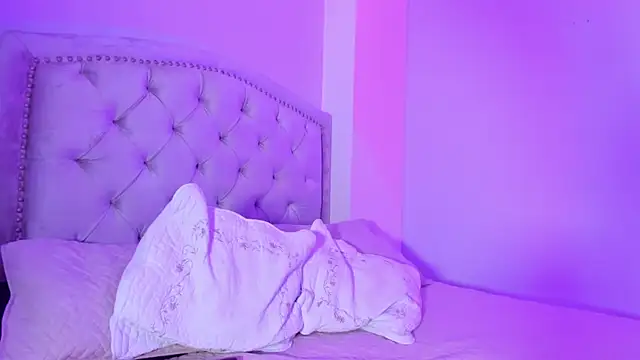 CamileHolmes online show from 02.27.25