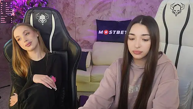 Jasmine Flow online show from 01.04.25